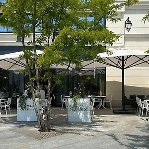 Residhome Paris شقة فندقية كلامار